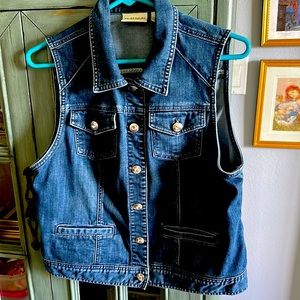 Denim vest small. Chico’s size 1 (8-10)